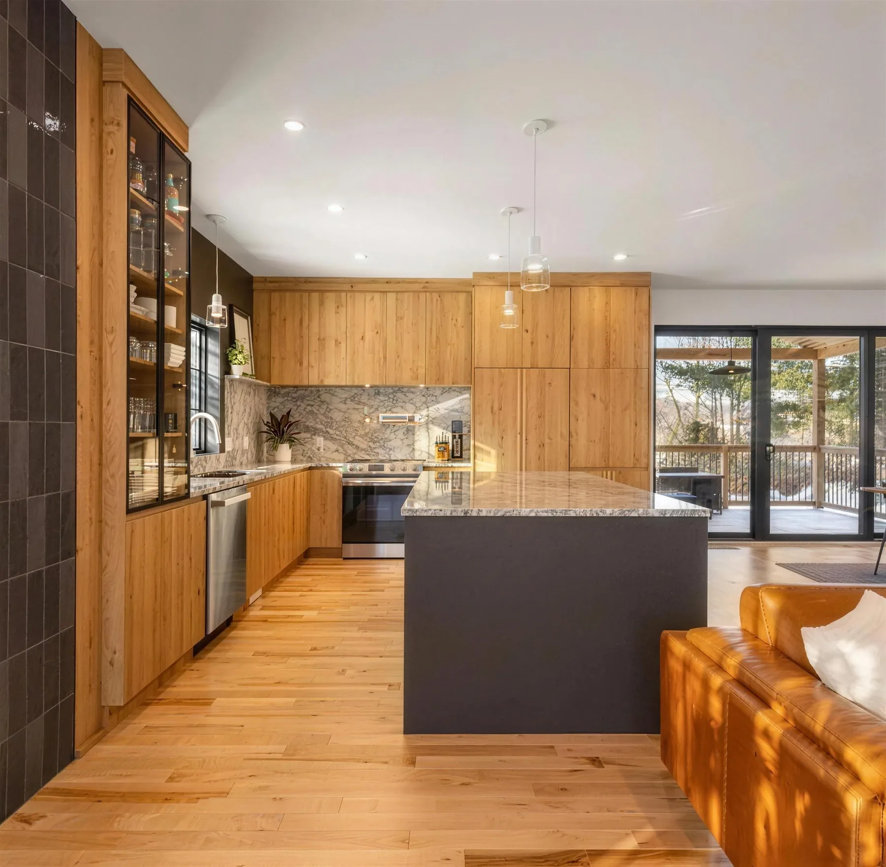 Cuisine sur mesure en bois chaud réalisée par Cuisine RRM